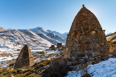 Eltyulbyu, Kabardino-Balkaria, Rusya yakınlarındaki Ölüler Şehri 'nde Ortaçağ mezarları