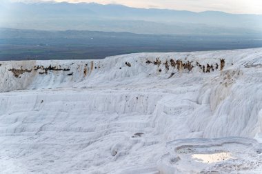 Türkiye 'de Pamukkale manzarası güneşli bir günde