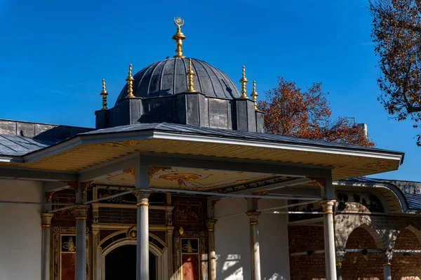 Istanbul, Turchia - 9 DICEMBRE 2020: La porta della felicità a Palazzo Topkapi. — Foto Stock