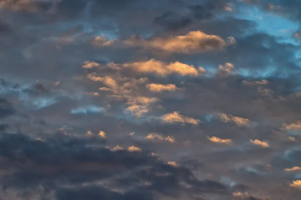 Драматичні захід сонця небо — стокове фото