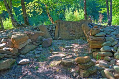 Olağandışı dolmen