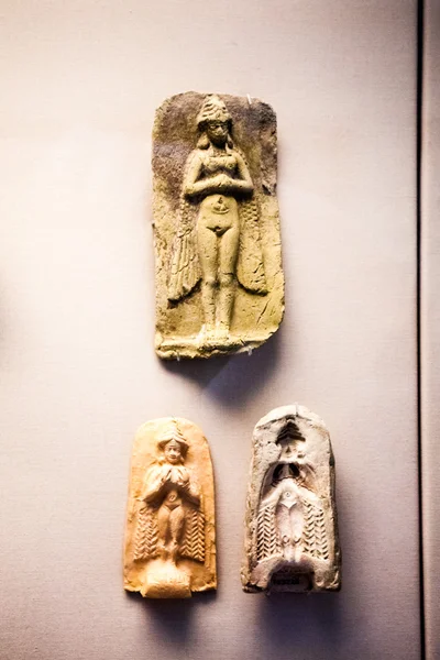 29. 07. 2015, LONDRES, Reino Unido, MUSEO BRITÁNICO - Figuras babilónicas — Foto de Stock
