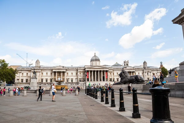 22. 07. 2015, LONDRES, Reino Unido - Paisaje urbano y personas, vista desde Trafalgar Square — Foto de Stock