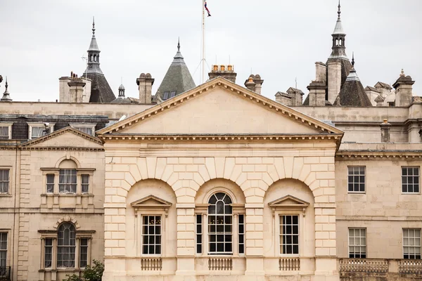 22. 07. 2015. LONDRES, Reino Unido - Paisaje urbano y escenas callejeras — Foto de Stock