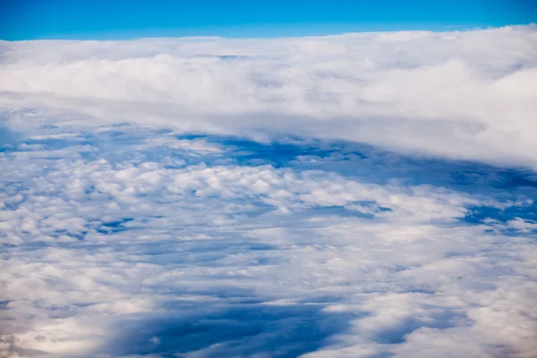 Szép, dramatikus felhők és a sky, látogatóink a gépet. Nagy felbontású és minőségű — Stock Fotó