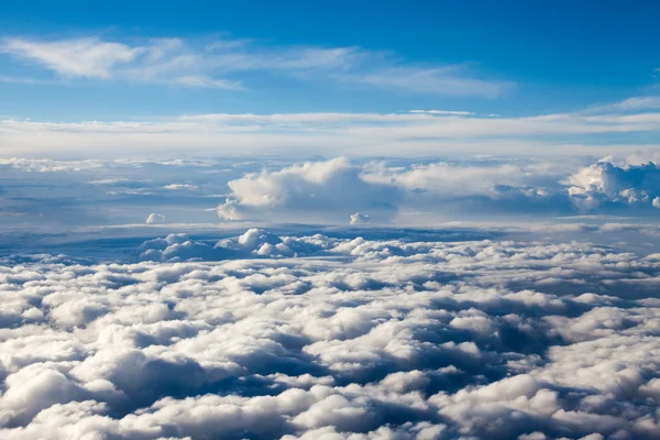 Beautiful, dramatic clouds and sky viewed from the plane. High resolution and quality — Stock Photo, Image