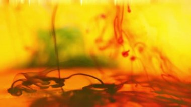 Yağ, su ve renkli mürekkep efervesan karışımı. Balonlar dokunaklı