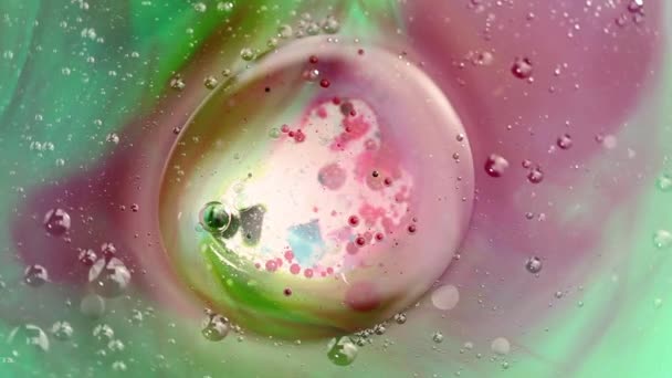 Olio, acqua e inchiostro per una bella miscela astratta — Video Stock