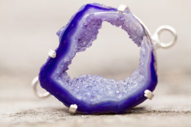 Akik-güzel, renkli dilimleri ve doku gümüş ile