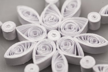 Teknik - makro Ayrıntılar quilling ile yapılan kağıt kar taneleri
