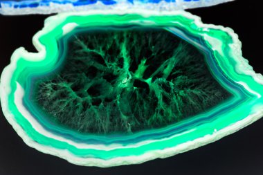 Akik-güzel, renkli dilimleri ve doku