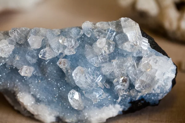 Gyönyörű kristályok, ásványi anyagok és a kövek - színek és textúrák. Kép van gabona textúra látható maximális mérete — Stock Fotó
