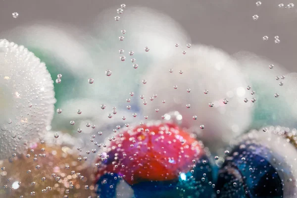 Abstraktní Podvodní Složení Barevné Skleněné Koule Bubliny Světla — Stock fotografie