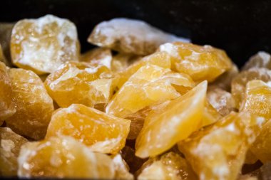 Güzel kristaller, mineraller ve taşlar - renkler ve dokular