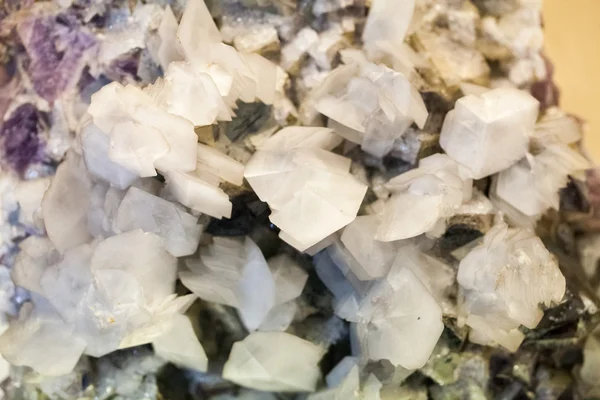Wunderschöne Kristalle, Mineralien und Steine - Farben und Texturen — Stockfoto