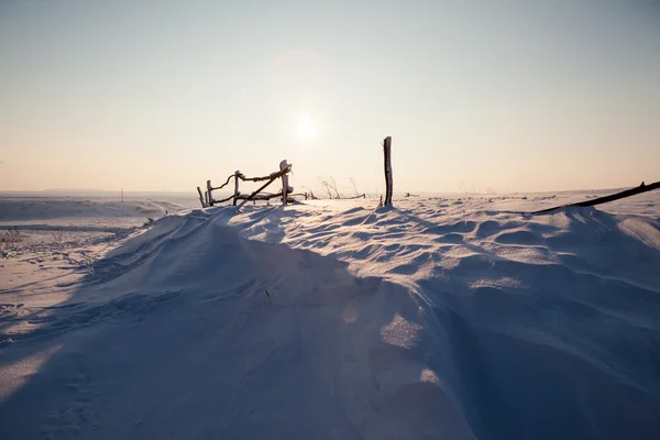 Winter landscape with wooden fence — Stock Photo, Image