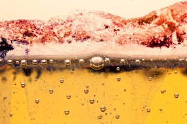 Yağ, su ve kabarcıkları ile renkli mürekkep karışımı ile soyut kompozisyon