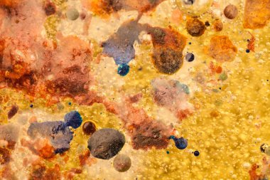 Yağ, su ve renkli mürekkep karışımı ile soyut kompozisyon. Kirliliği kavramı