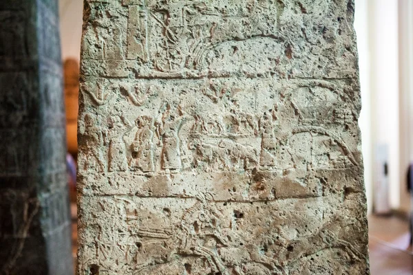 ЛОНДОН, Великобритания, 30 июля 2015 г.: БРИТСКИЙ МУЗЕЙ, детали интерьера — стоковое фото