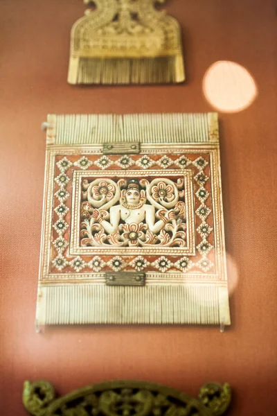 Londen, Uk, 30 juli 2015: British Museum. Indiase indrukwekkende details en werk, fijn objecten met edelstenen en metalen — Stockfoto