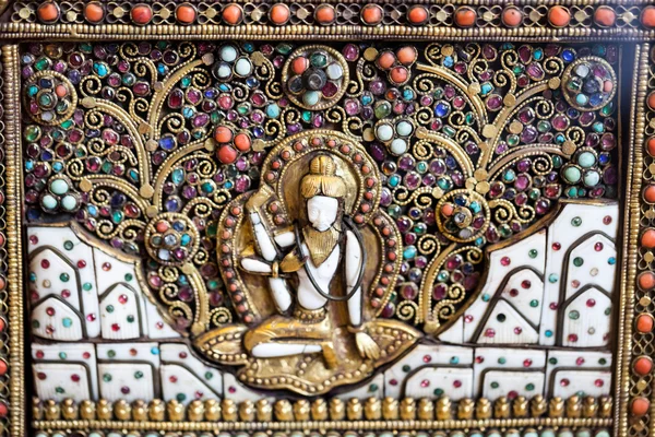 런던, 영국, 2015 년 7 월 30 일: 영국 박물관. 인도 인상적인 세부 사항 및 작업, 보석 및 금속으로 좋은 개체 — 스톡 사진