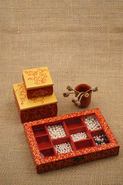 Piccole scatole di legno dipinte per molteplici scopi — Foto Stock