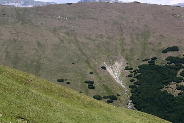 Paesaggio dai monti Bucegi, parte dei Carpazi meridionali in Romania — Foto Stock