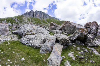 Romanya 'daki Güney Karpatlar' ın bir parçası olan Bucegi Dağları 'ndan manzara