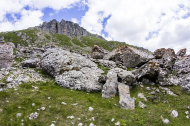 Romanya 'daki Güney Karpatlar' ın bir parçası olan Bucegi Dağları 'ndan manzara