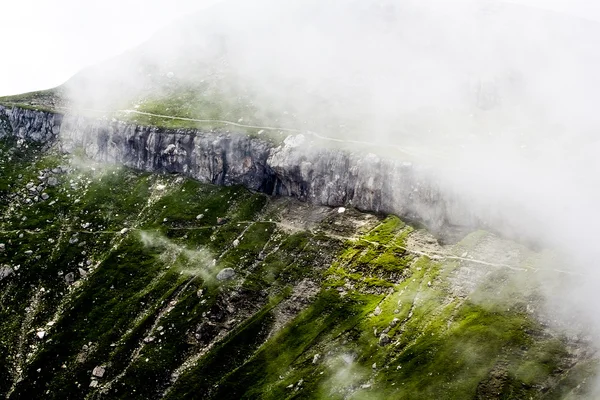 Paesaggio nevoso nel parco — Foto Stock