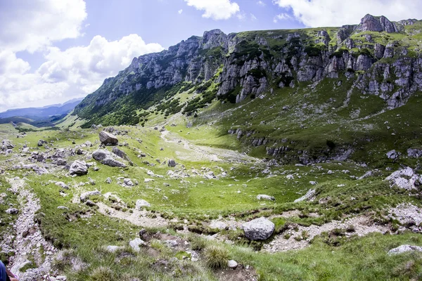 Peisaj din Munții Bucegi, parte a Carpaților de Sud din România — Fotografie, imagine de stoc