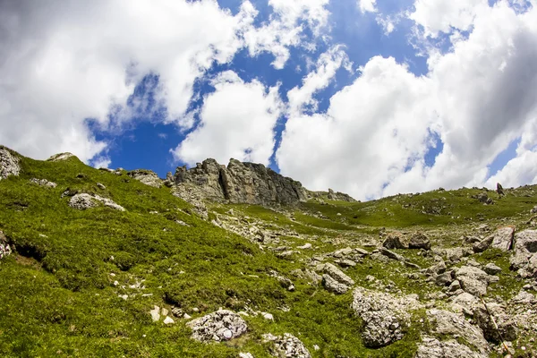 Landschaft aus dem Bucegi-Gebirge, einem Teil der Südkarpaten in Rumänien — Stockfoto