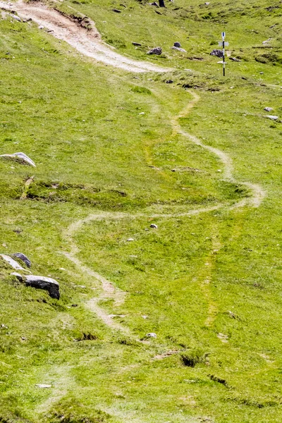 Landskap från Bucegi bergen, en del av södra Karpaterna i Rumänien — Stockfoto