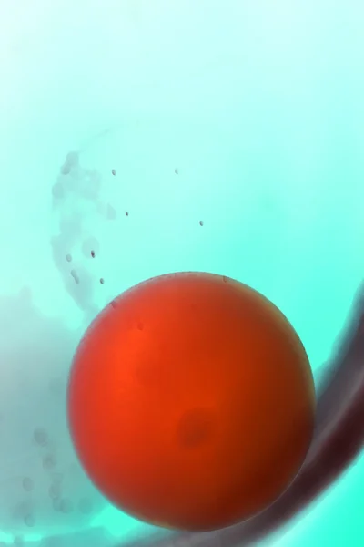 泡沫、 果冻球和光的抽象水下游戏 — 图库照片