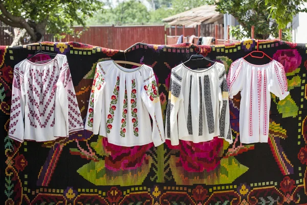 Romanian traditional blouse - textures and traditional motifs — Stock Photo, Image