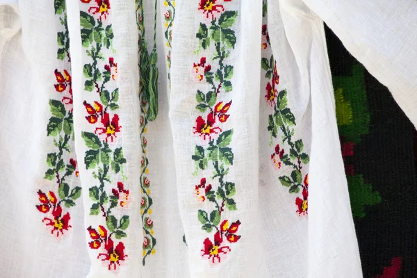 Romanian traditional blouse - textures and traditional motifs — Stock Photo, Image