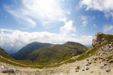 Romanya 'daki Güney Karpatlar' ın bir parçası olan Bucegi Dağları 'ndan manzara