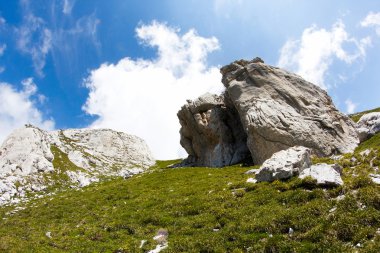 Romanya 'daki Güney Karpatlar' ın bir parçası olan Bucegi Dağları 'ndan manzara