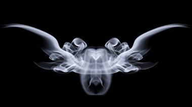 siyah arka plan üzerinde duman şekilleri