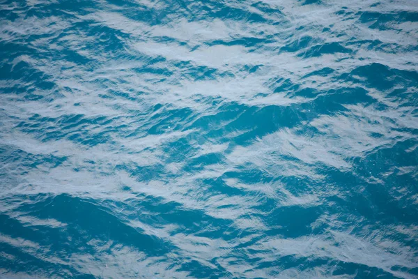 Water texture - diep helder water van de Egeïsche zee — Stockfoto