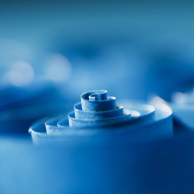 Kağıt arka plan üzerinde renkli kağıt spiraller makro, soyut, arka plan resmi