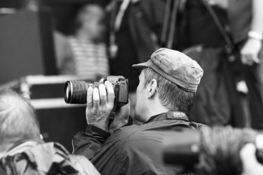 Temmuz 2013 - Garana, Romanya. Ücretsiz gösterir ve sergi. Fotoğrafçılar ve sokaklarda kameralar