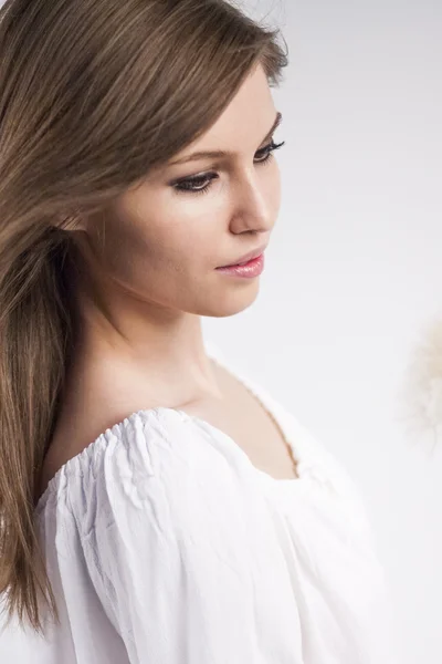 Beautiful caucasian long haired girl posing — Stock Photo, Image