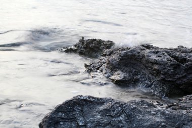 Ege kıyısında Yunanistan thassos Adası - dalgalar ve kayalar - uzun pozlama fotoğraf