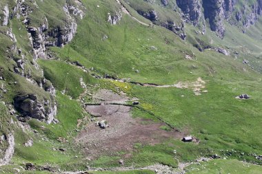 Romanya 'daki Güney Karpatlar' ın bir parçası olan Bucegi Dağları 'ndan manzara