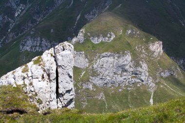 Romanya 'daki Güney Karpatlar' ın bir parçası olan Bucegi Dağları 'ndan manzara