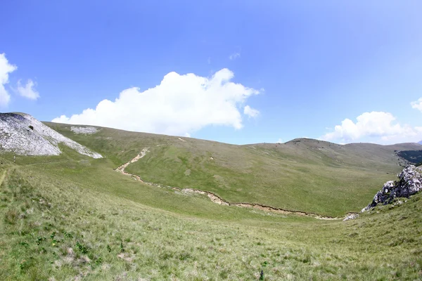 Paesaggio dai monti Bucegi, parte dei Carpazi meridionali in Romania — Foto Stock