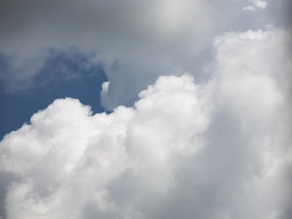 Beautiful, dramatic, colorful clouds and sky — Stock Photo, Image