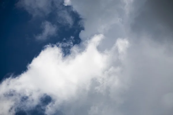 Beautiful, dramatic, colorful clouds and sky — Stock Photo, Image