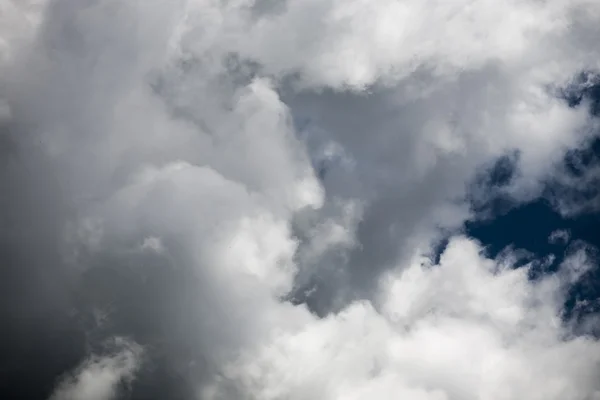 Beautiful, dramatic, colorful clouds and sky — Stock Photo, Image